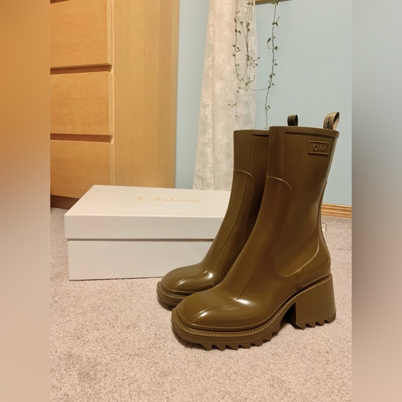 Chloe - Betty Rubber Boots - Picture 2 of 7